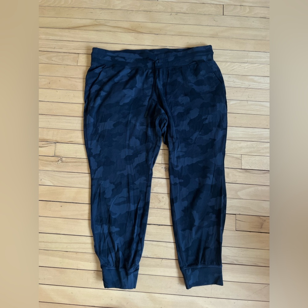 Lululemon athletic pants size 16